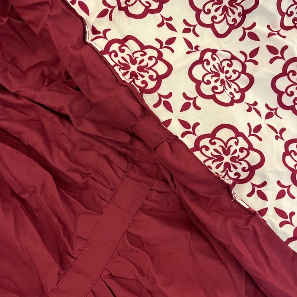 Twin Reversible Floral and Solid Magenta Pink Quilt - Picture 4 of 7